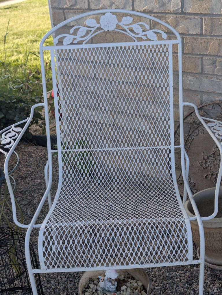 vintage metal chair excellent condition