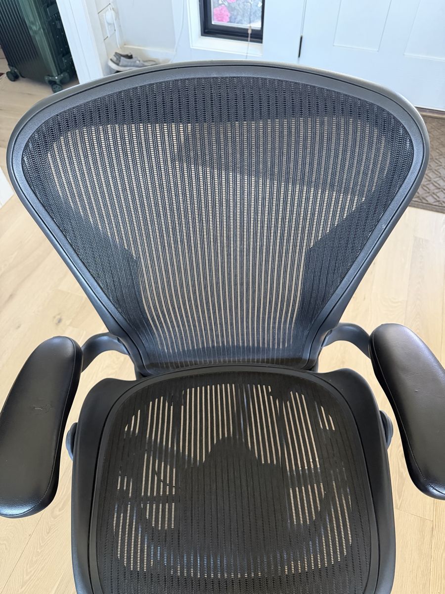 Herman Miller Aeron Chair Size B