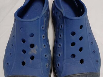 Crocs size 3 youth shoes