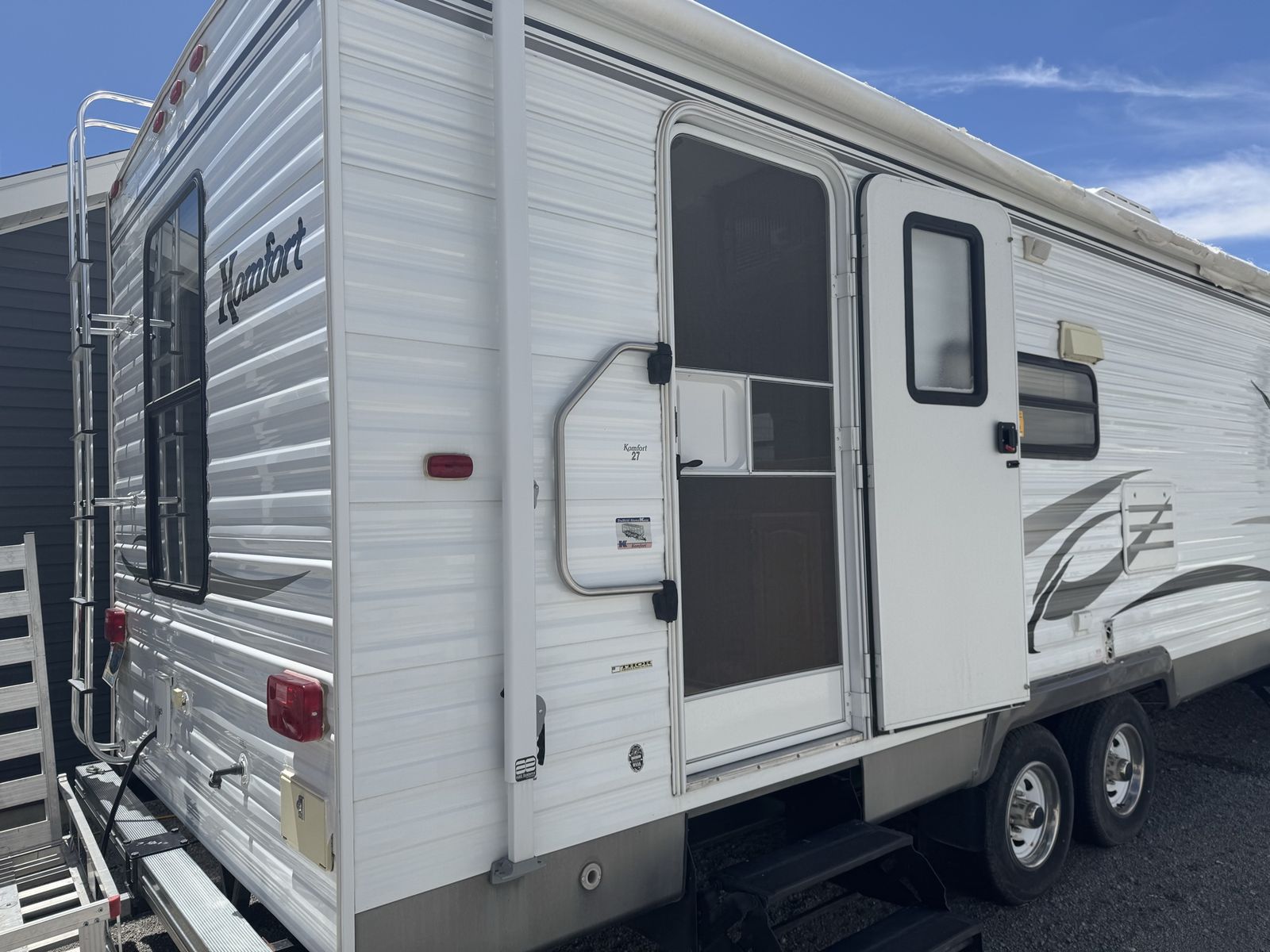 2005 Komfort 27’