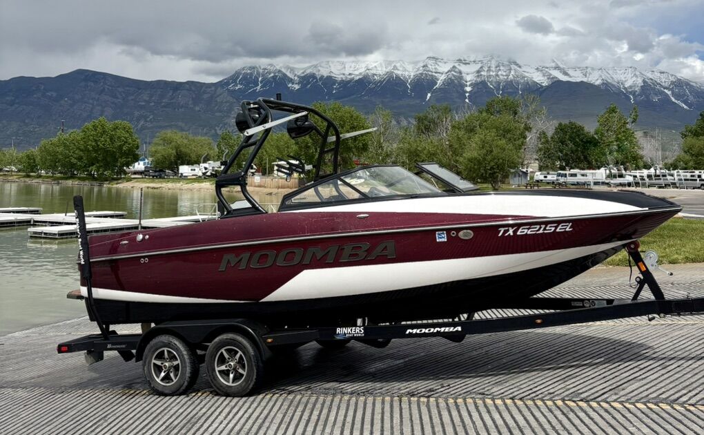 Moomba Craz Surf boat For Rent (boat Rental)