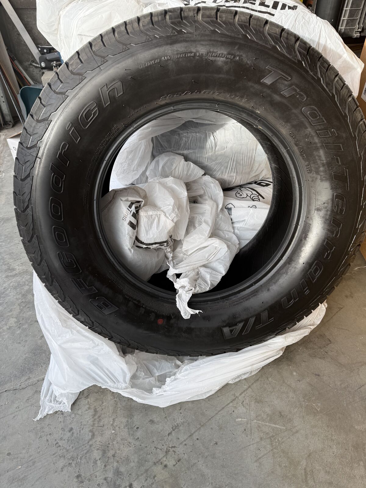 BF Goodrich Trail Terrain T/A 265/70R17