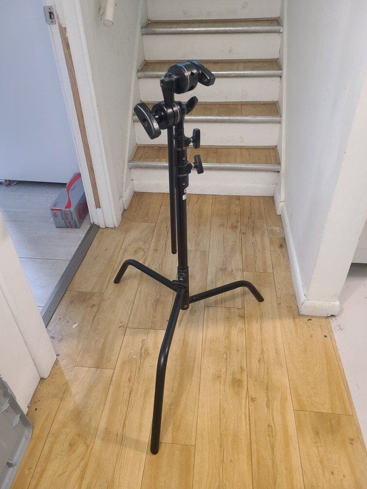 Matthews Black Shorty C-Stand) w/ Grip Head...