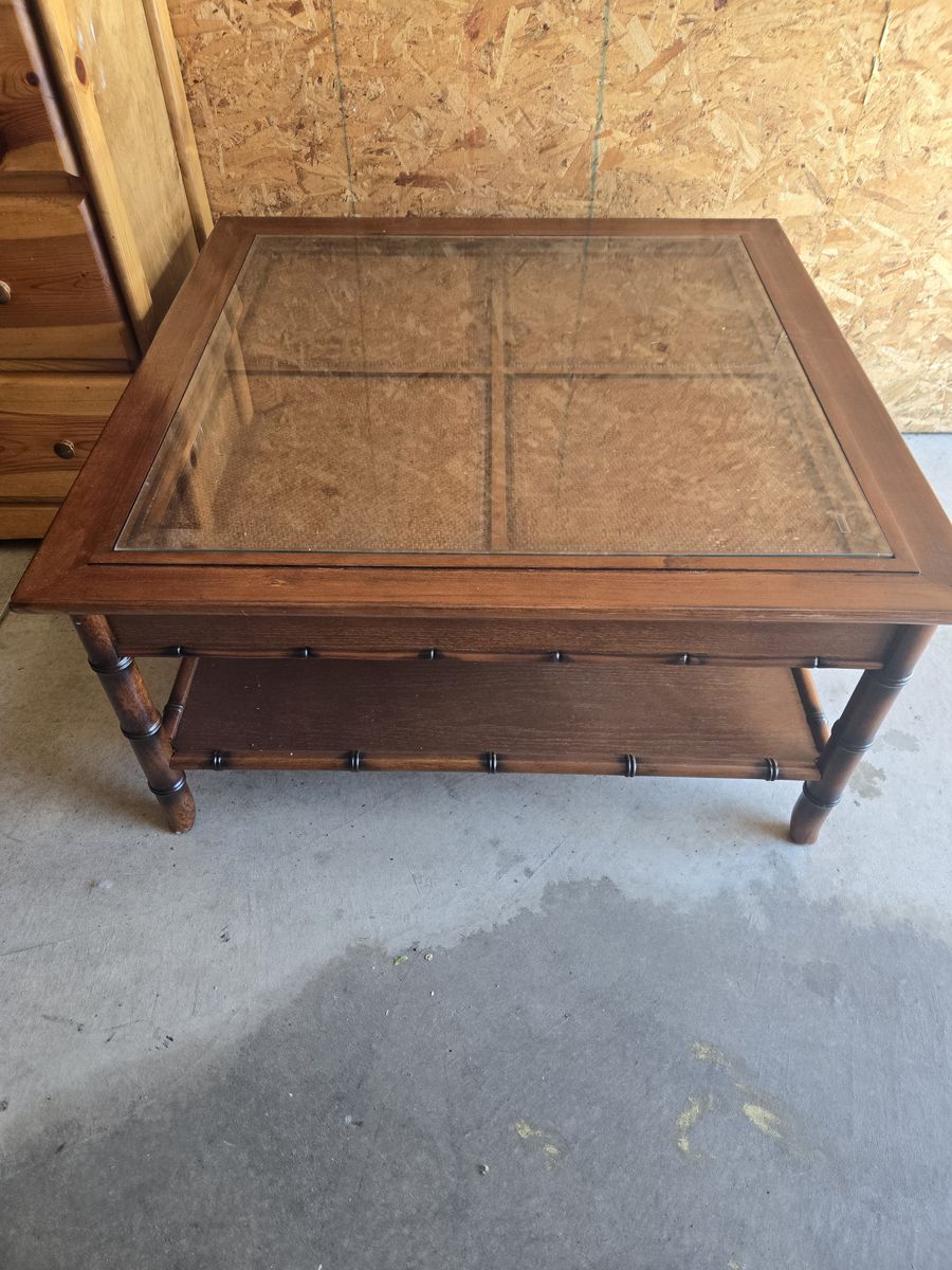 Coffee Table (Like New)