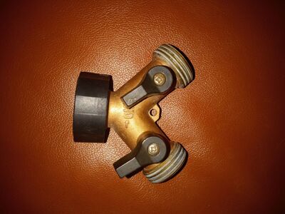 Brass y hose connector with shut-off