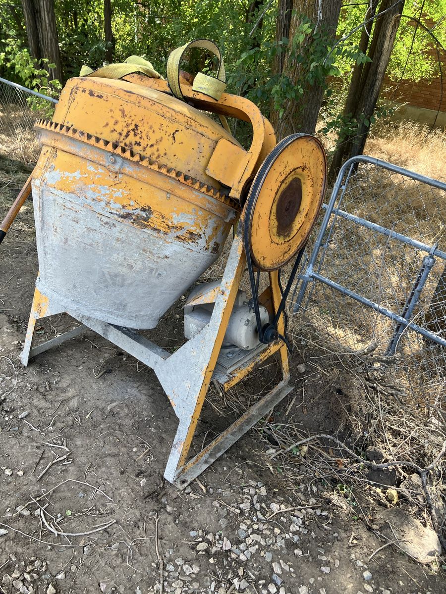 Cement mixer