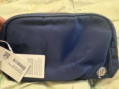 Lululemon Everywhere Belt Bag True Navy Blue