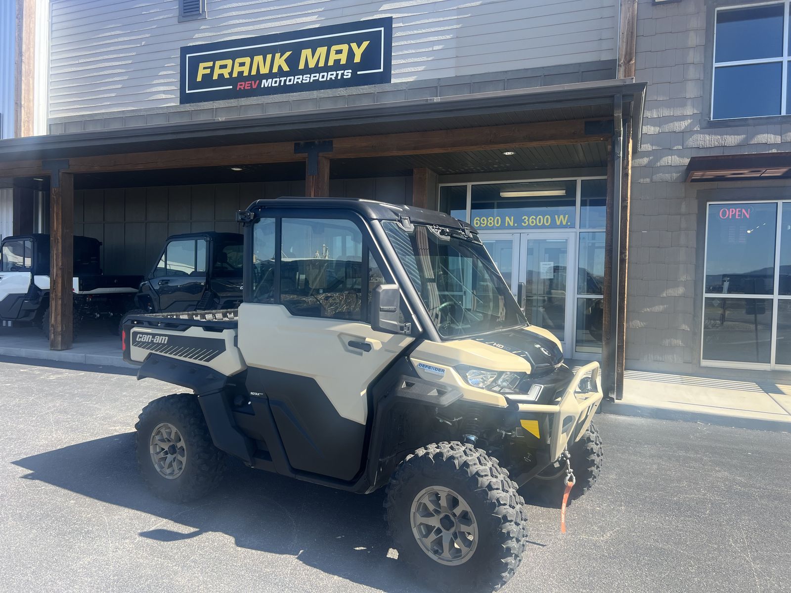 2024 Can-Am Defender Limited Cab HD10