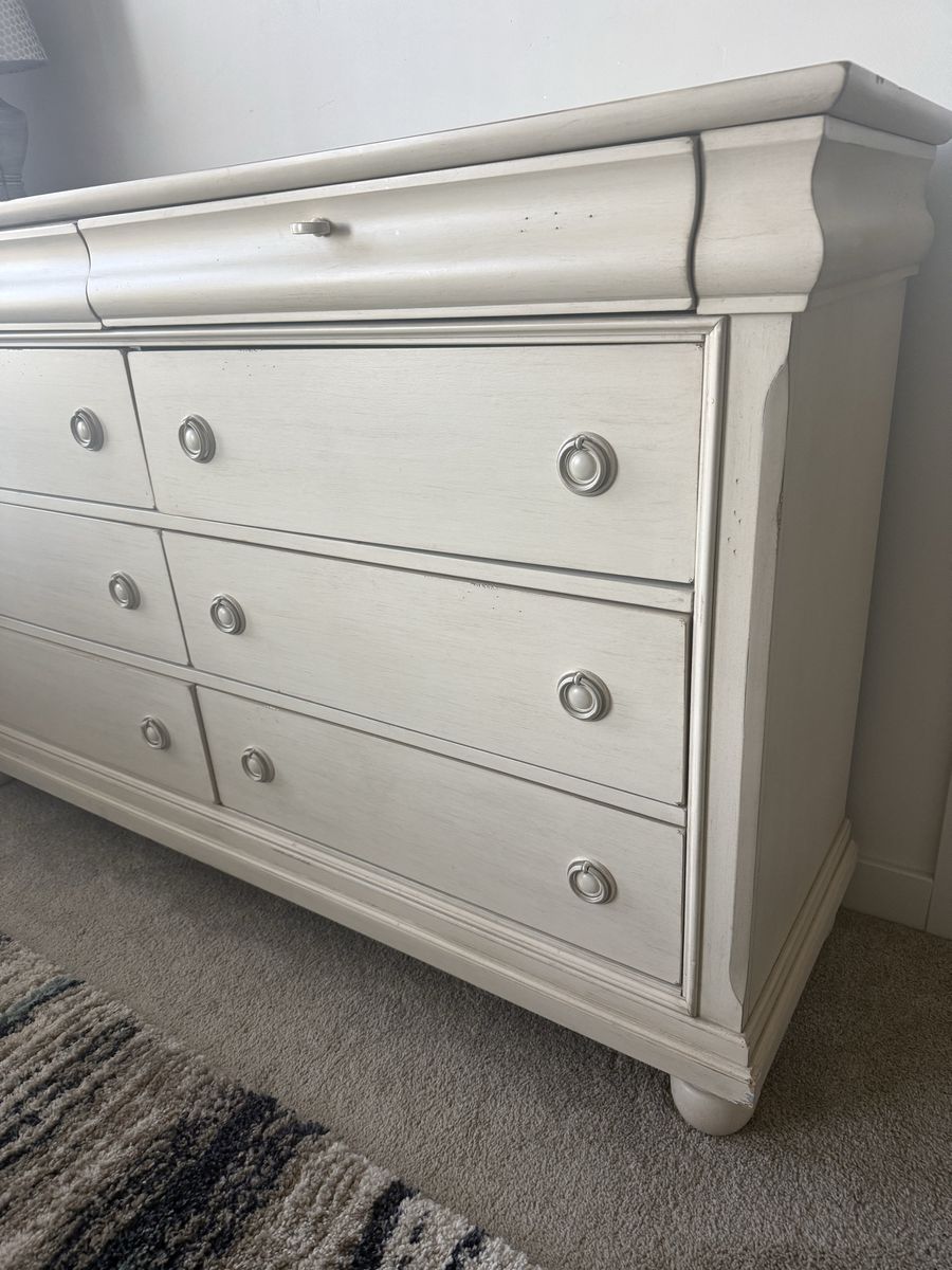 Main image 3