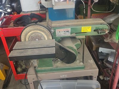Central Machinery 4" Belt & 6" Disc Sander