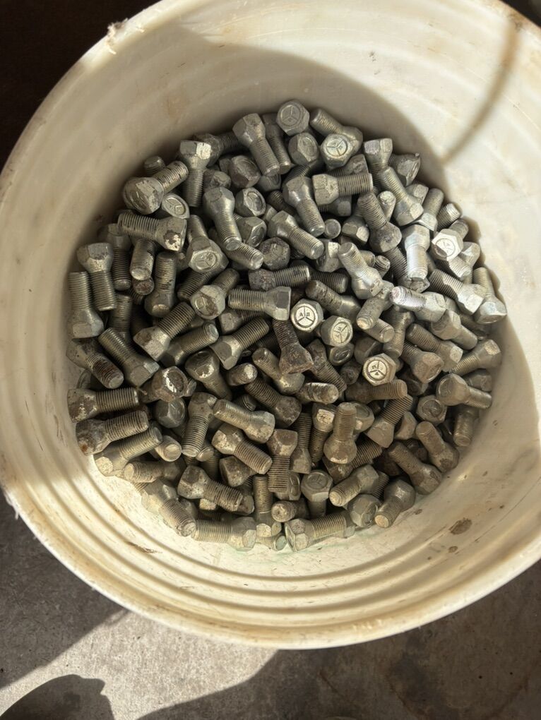 Bucket of Trailer Wheel Bolts 1/2” 20TPI 1” long