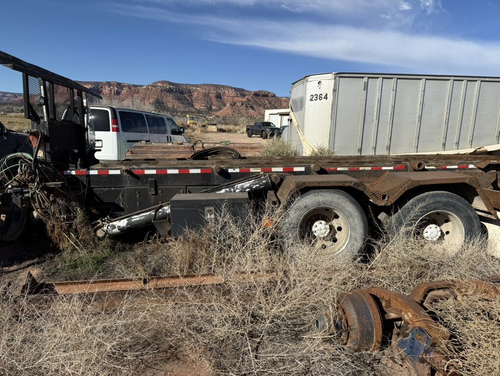 Roll Off body And Cut Off