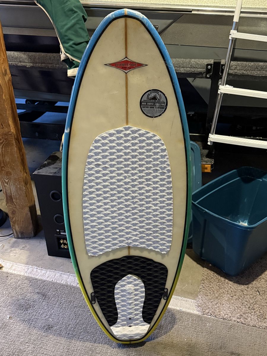 Liquid Force surfboard - needs repair