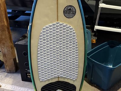 Liquid Force surfboard - needs repair