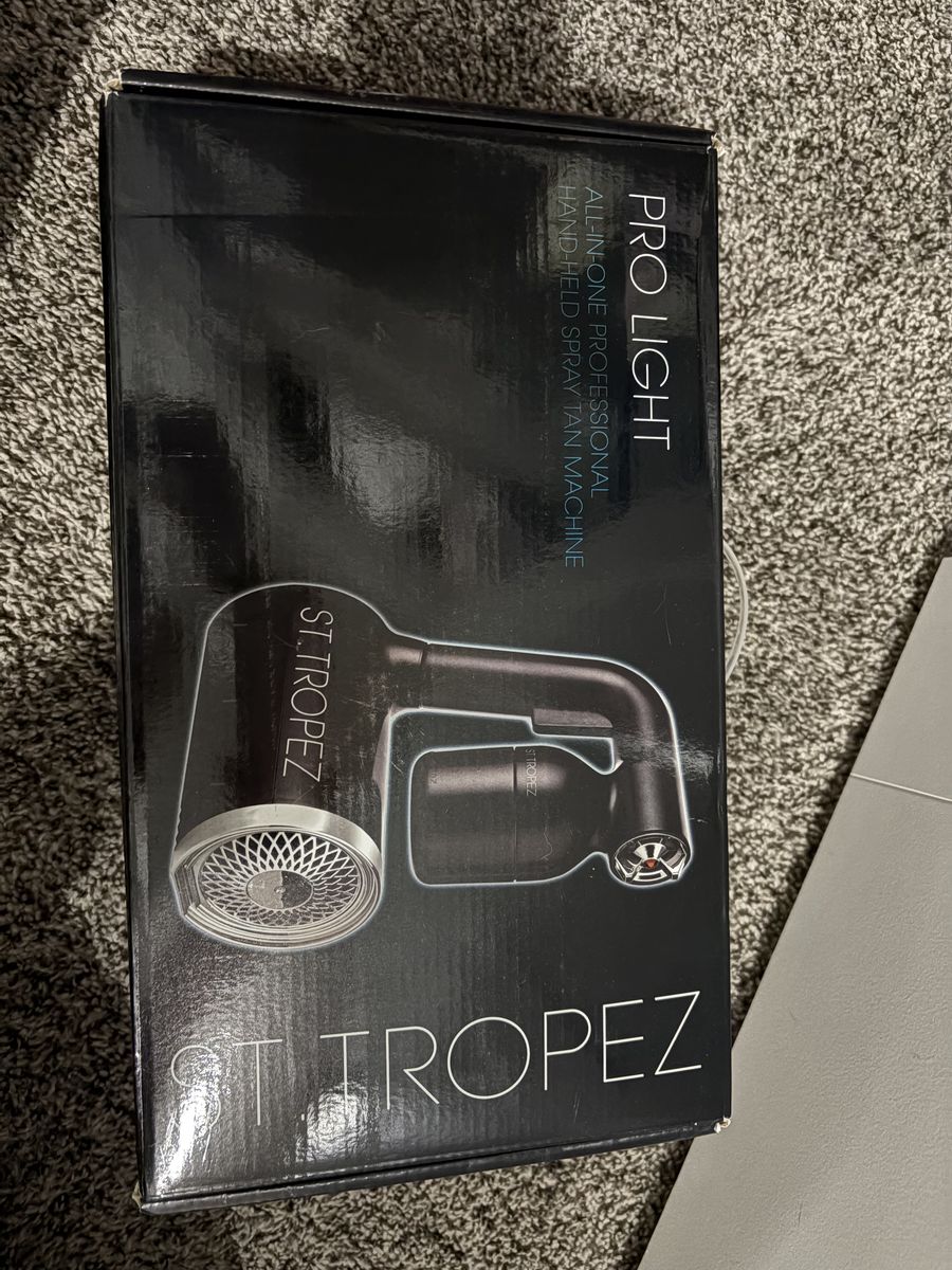 St. Tropez Pro Light All-in-One Professional Hand-Held Spray Tan Machine Norvell Solution