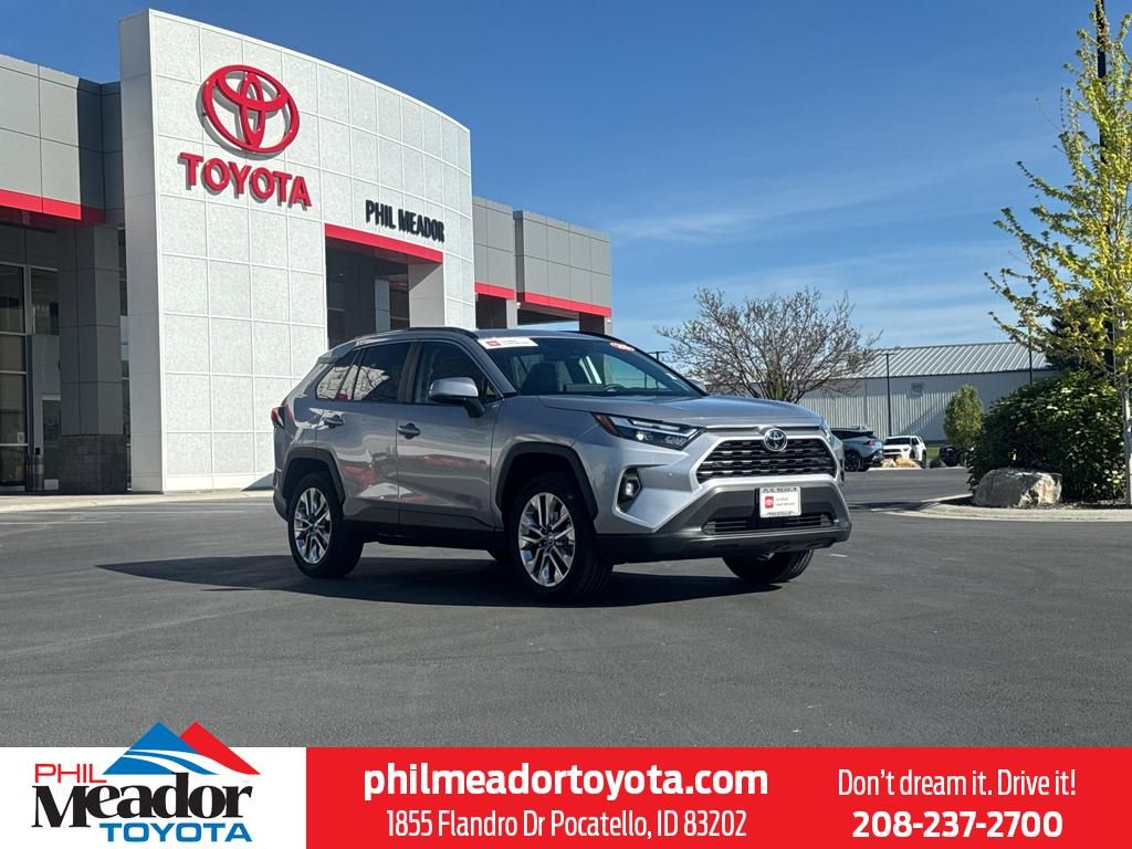 2025 Toyota RAV4 XLE Premium