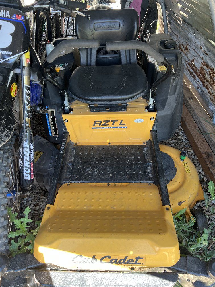Zero turn Lawn Mower