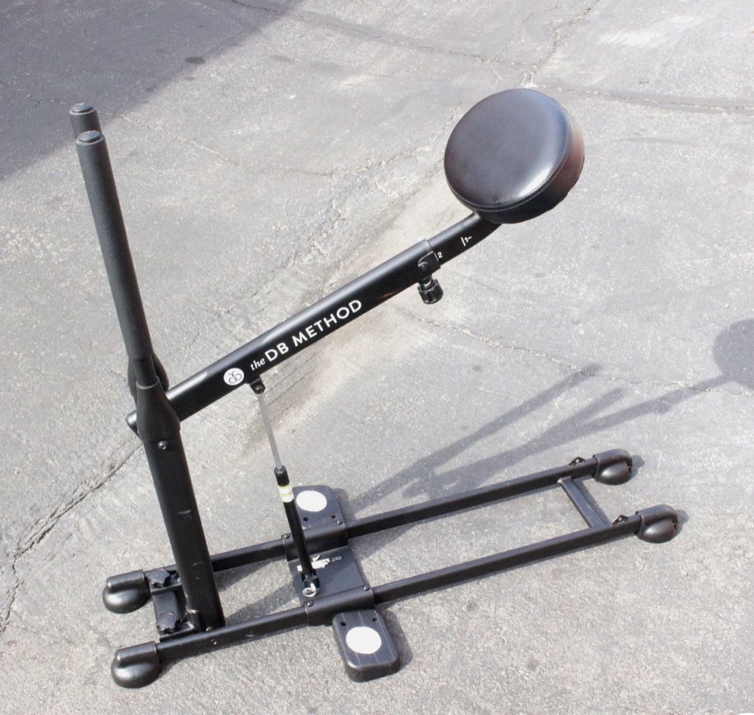 DB Method Squat Machine