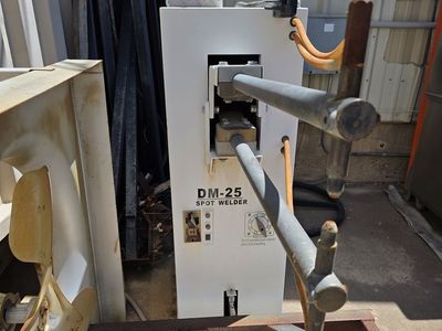 DM-25 Spot Welder