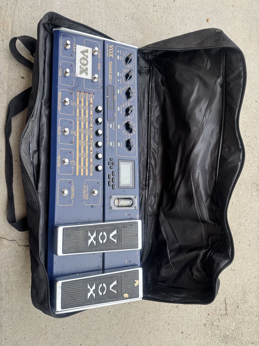 VOX ToneLab SE Valvetronix Guitar Effects Processor with Gig Bag