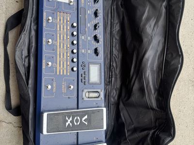 VOX ToneLab SE Valvetronix Guitar Effects Processor with Gig Bag