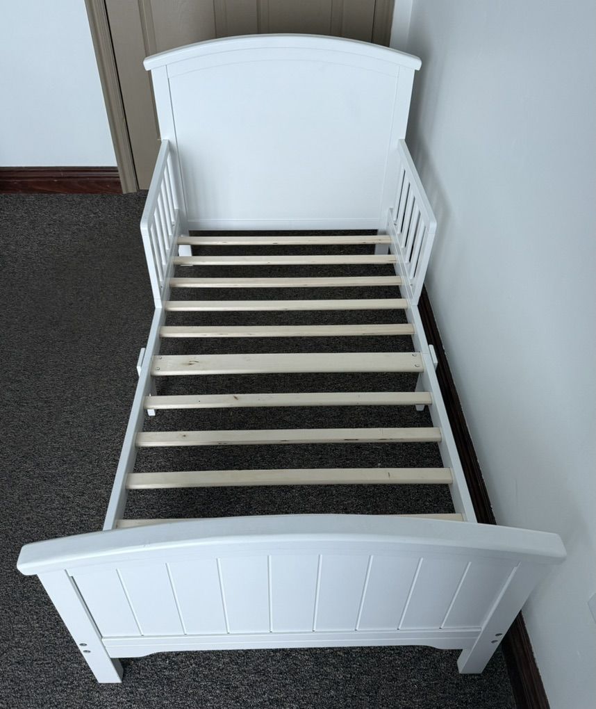 Childcraft Toddler Bed