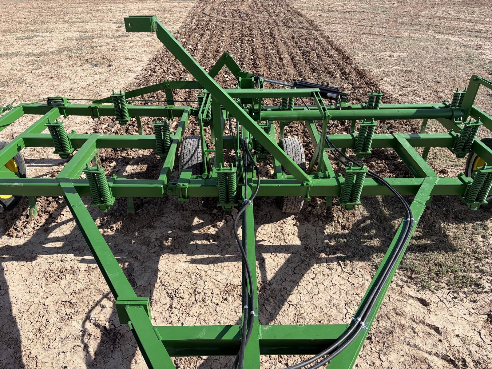 John Deere 16ft Folding Chisel Sweep Plow