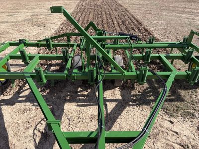 John Deere 16ft Folding Chisel Sweep Plow