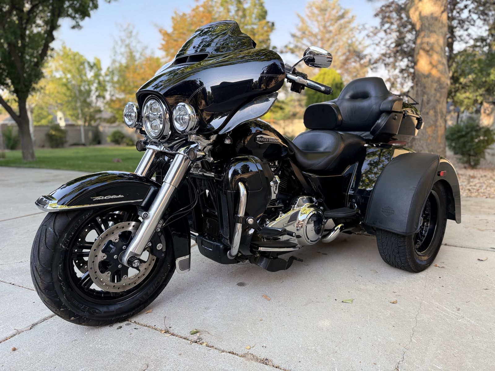 2019 Harley-Davidson Tri Glide Ultra Classic 114ci Trike - Black, Excellent Condition