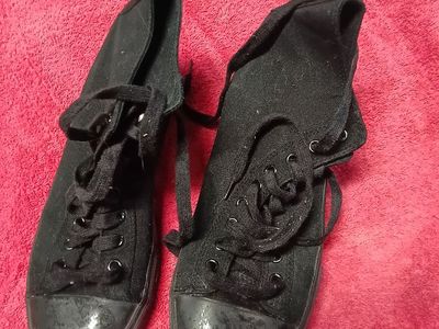 Men's Black Canvas High-Top Sneakers Size 9