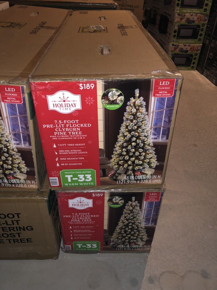 New 7.5 Ft Pre-Lit Christmas Tree