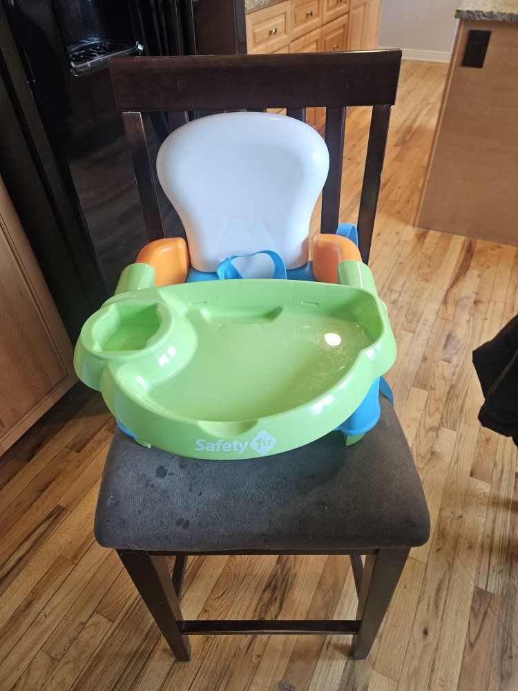 Booster Seat with tray