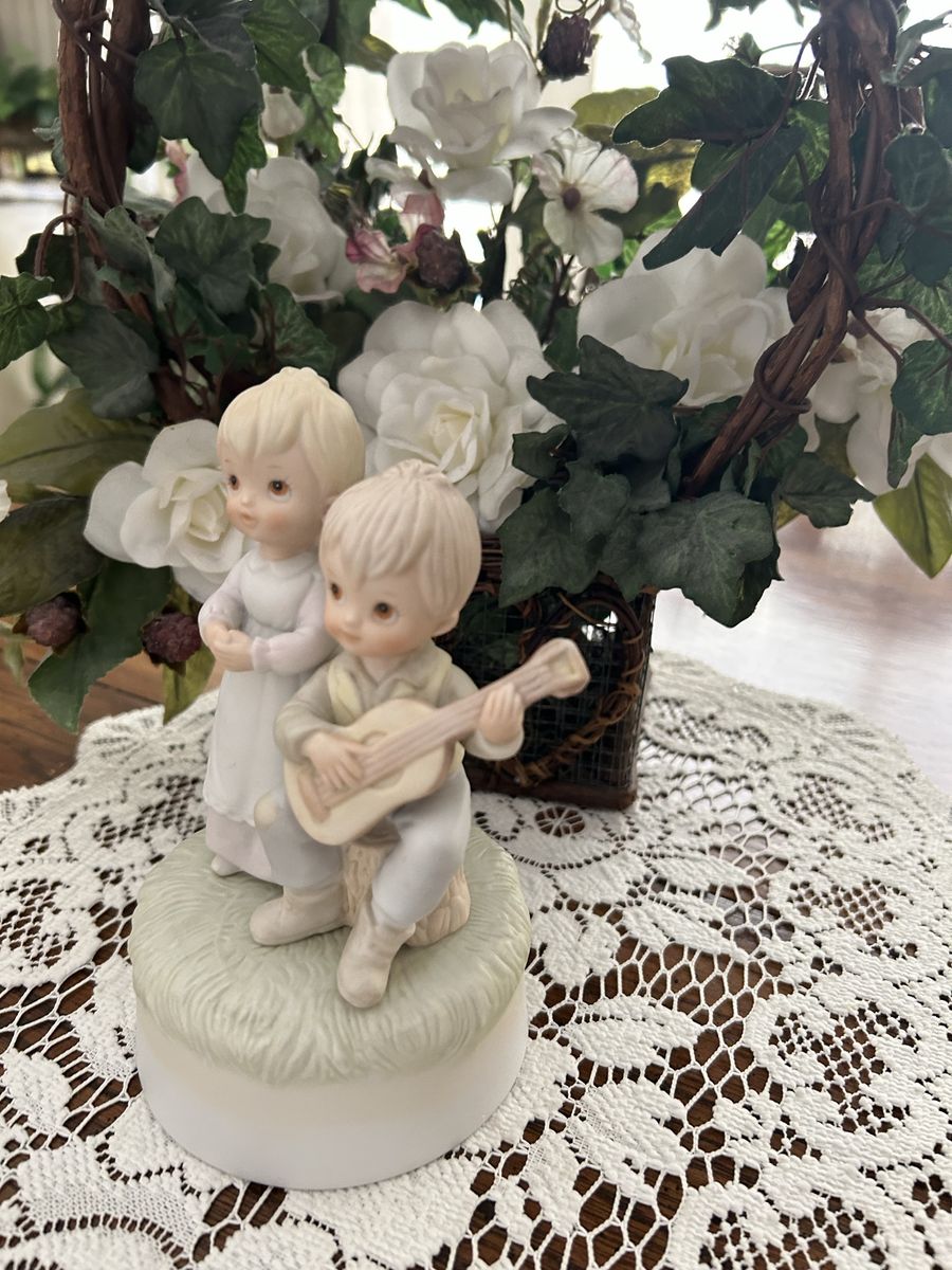 Vintage Lefton Music Box #03000