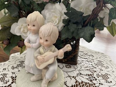 Vintage Lefton Music Box #03000
