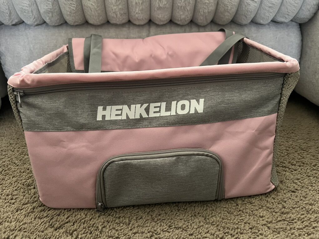 Henkelion dog Car Seat Small Pink