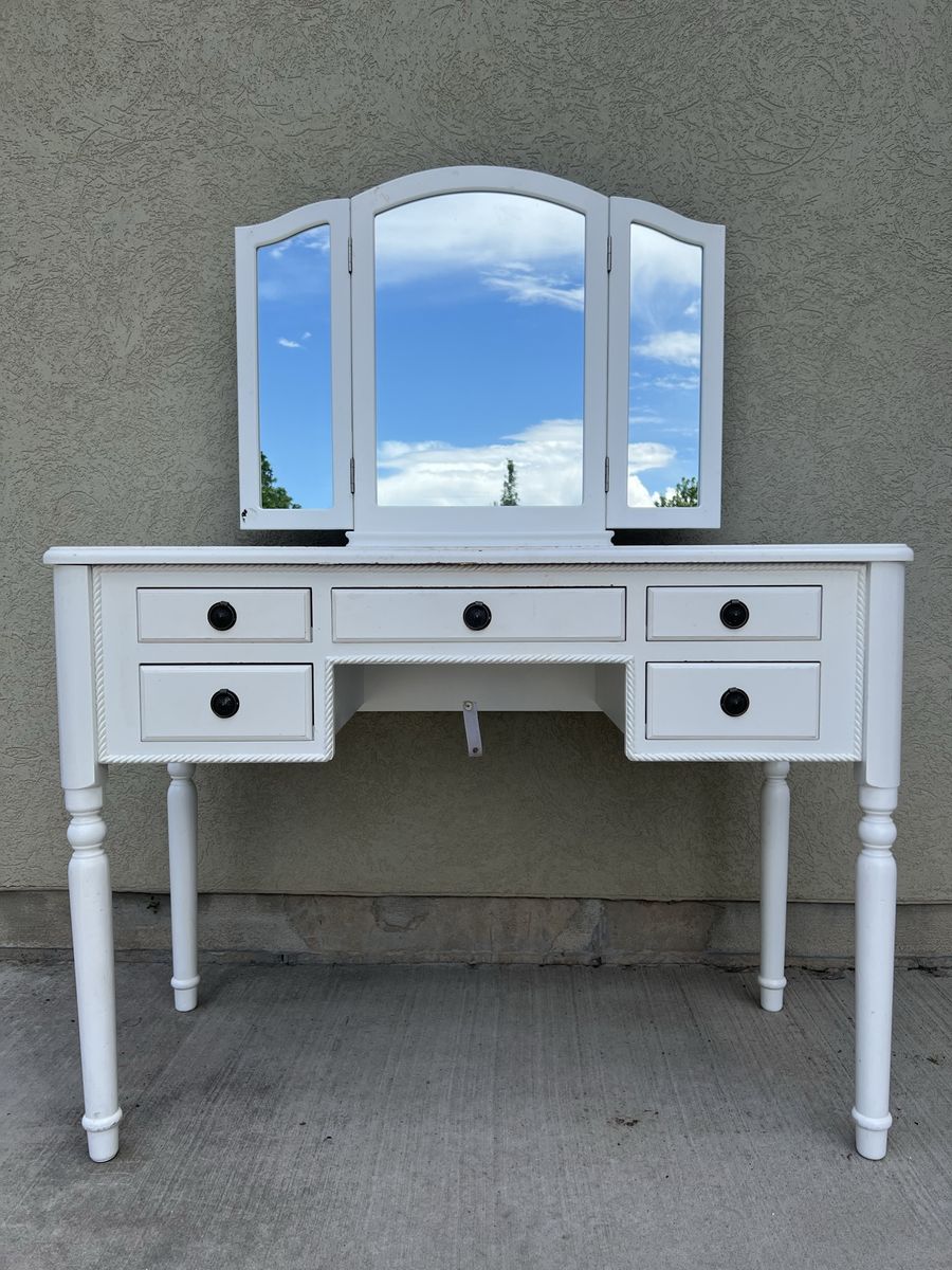 White Vanity Dressing Table with Tri-Fold Mirror and 5 Drawers