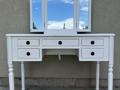 White Vanity Dressing Table with Tri-Fold Mirror and 5 Drawers