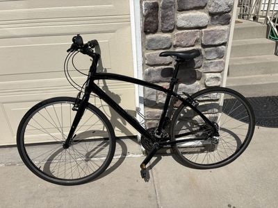 Globe Vienna Hybrid Commuter Bike Bicycle