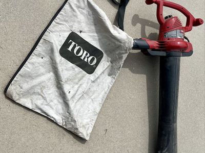 Toro Leaf Blower/Vacuum - Electric with Collection Bag (Red/Black)