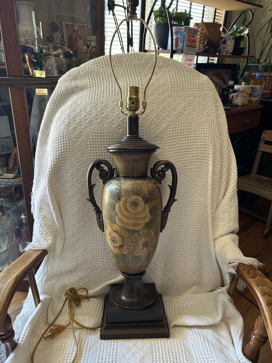 Vintage Urn-Style Table Lamp with Hand-Painted Floral Design - Ornate Handles, Bronze Finish