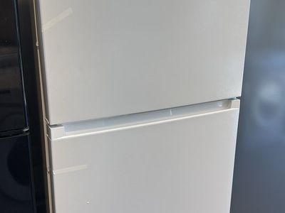 New Open Box Midea 20.5 cu. ft. Garage Ready Top-Mount Refrigerator