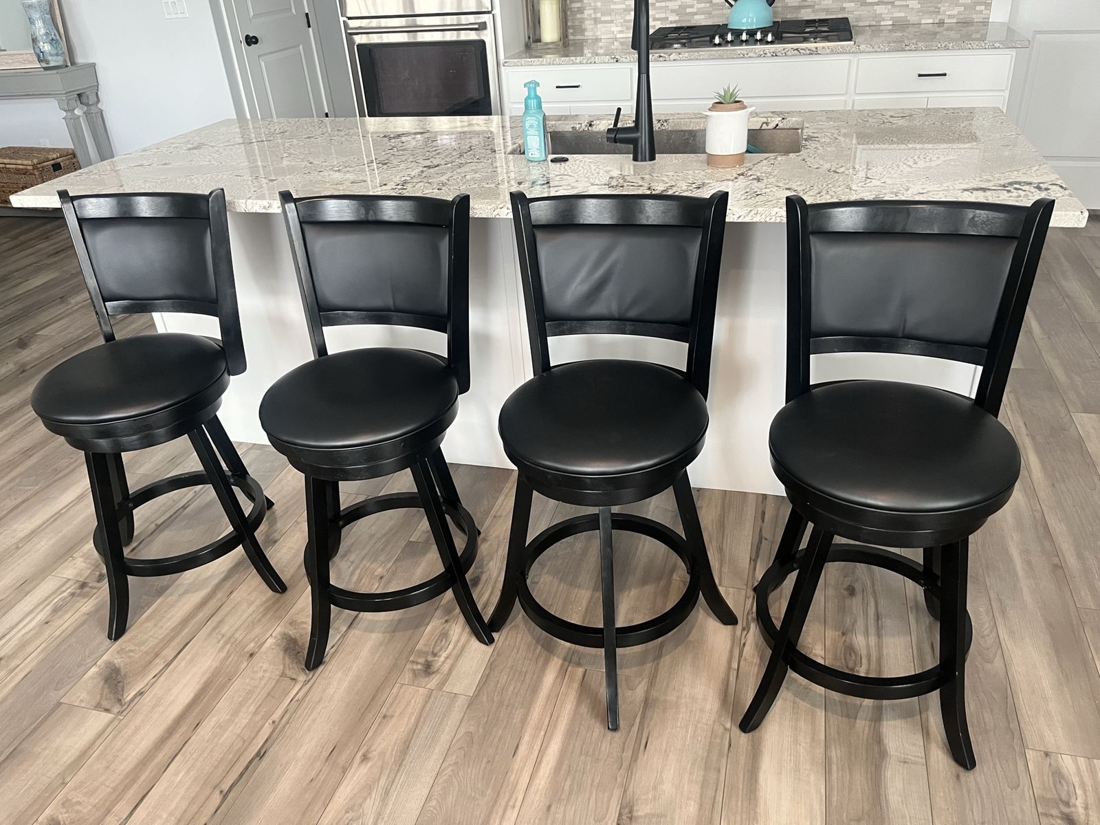Set of 4 Boraam Augusta Swivel Kitchen Bar Stools Black Wood