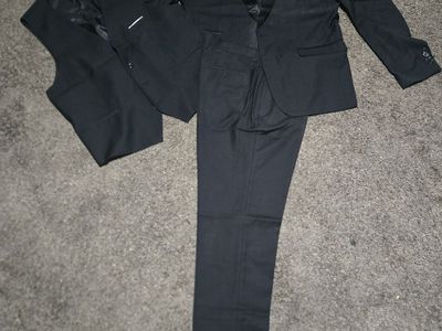 Mens XL suit with vest