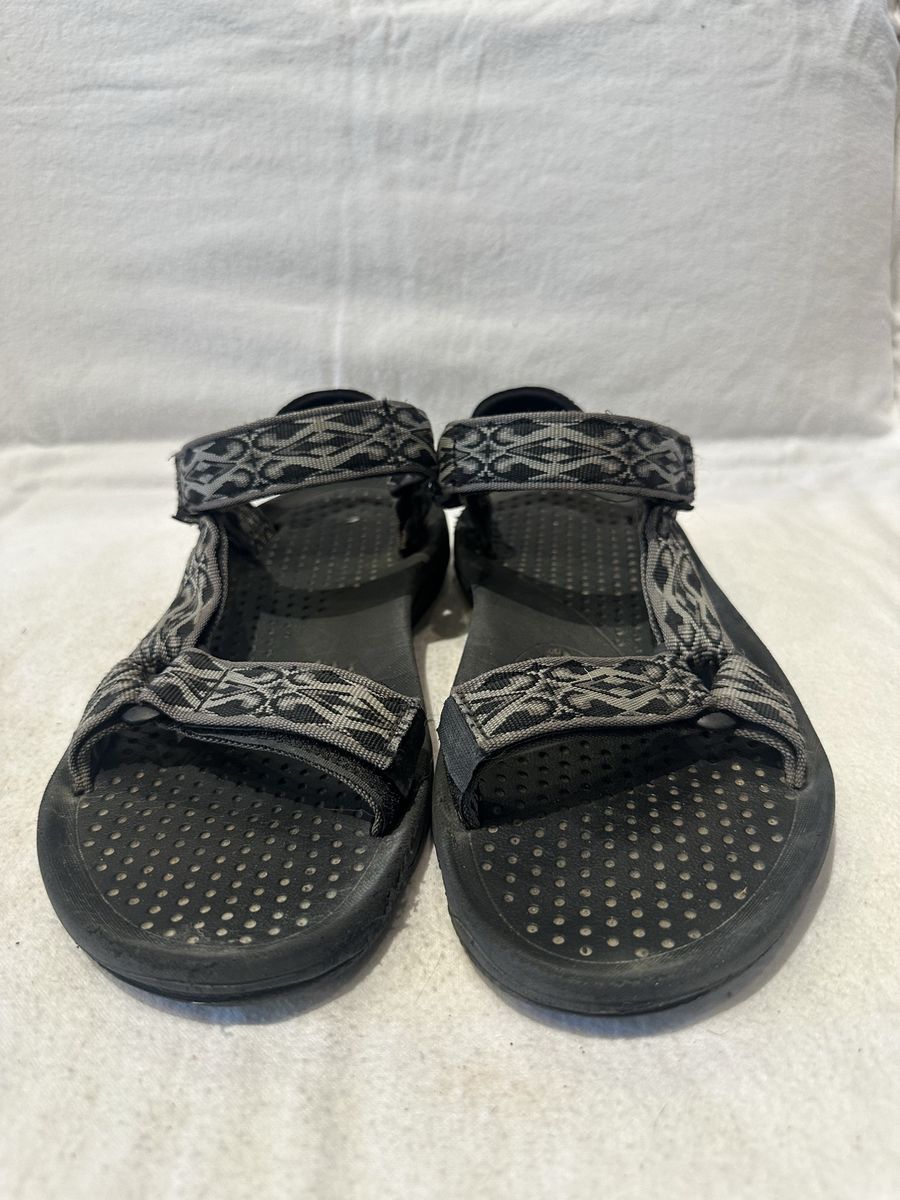 Teva men’s size 8 beige/black sports sandals