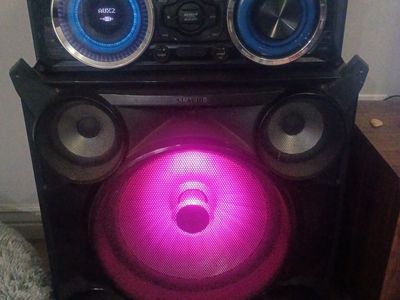 High component Samsung audio system