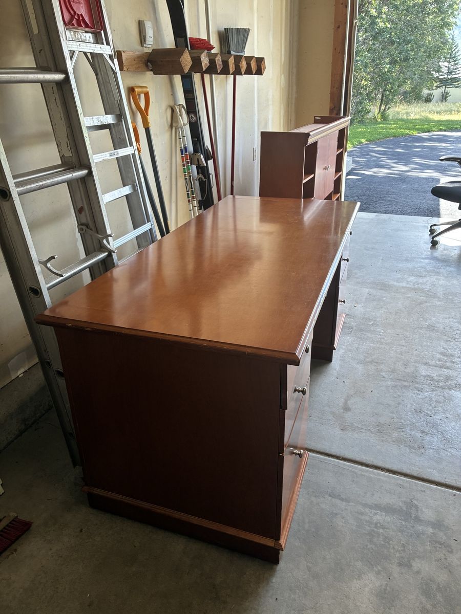Desk with shelf unit
