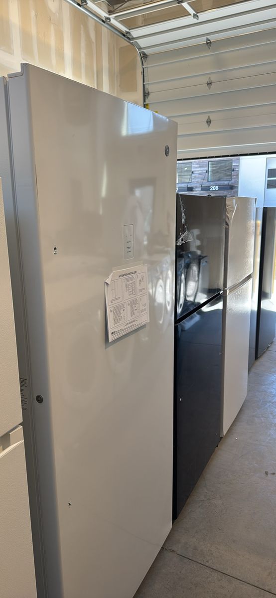 New Garage Ready 21.3cu. ft. Frost Free Defrost Upright Freezer