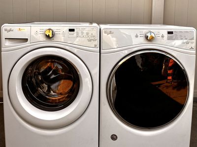 WHIRLPOOL FRONT LOAD STACKABLE WASHER AND ELECTRIC DRYER SET