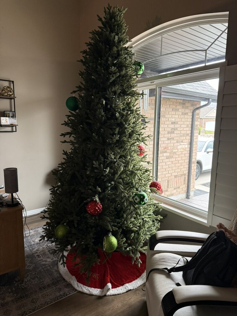 Costco 9ft. Pre-Lit Artificial Christmas Tree – Priced to Sell Fast!