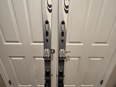 Salomon Verse 7W 170 ProLink Womens Skis With Marker M900 Adjustable Bindings